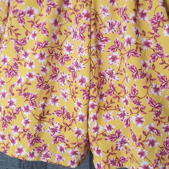 EXPRESS x Rocky Barnes Floral Romper - Picture 9 of 13